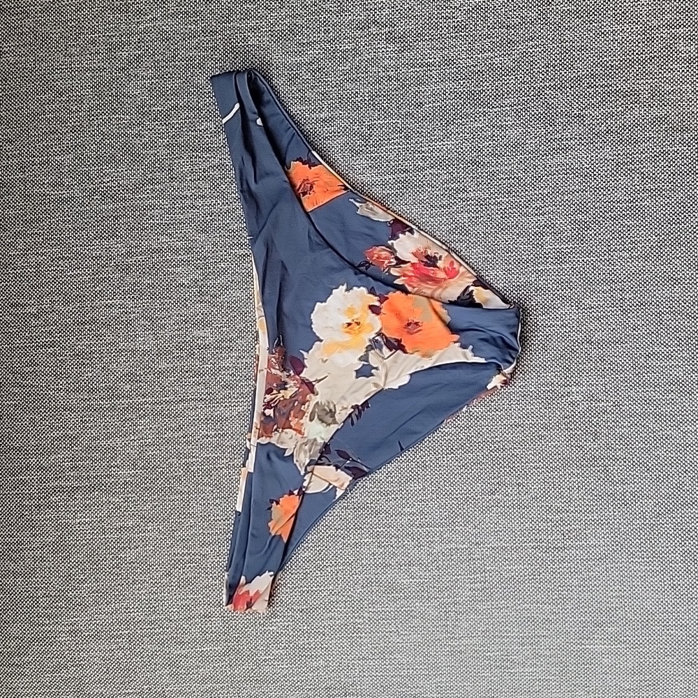 Boys & Arrows bikini bottoms, beautiful floral print. Size L
